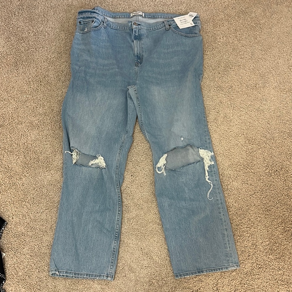 Abercrombie & Fitch NWT 90’s Straight Ultra High-Rise Jean